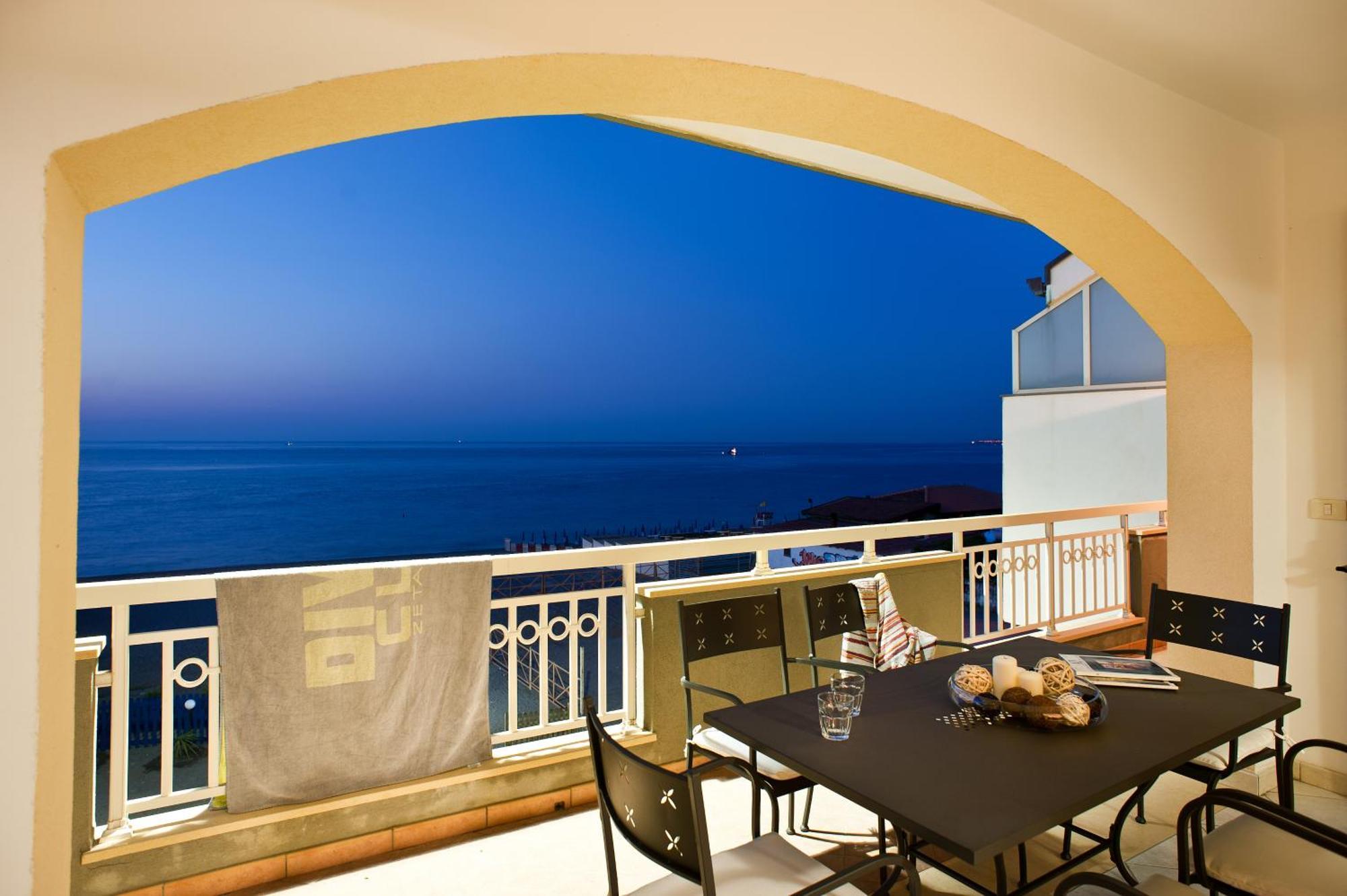 Casa Vacanze Samira Fondachello  Exteriör bild