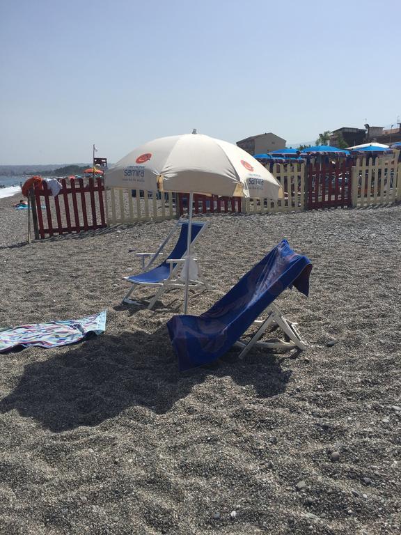 Casa Vacanze Samira Fondachello  Exteriör bild