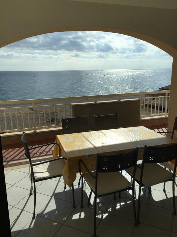 Casa Vacanze Samira Fondachello  Exteriör bild