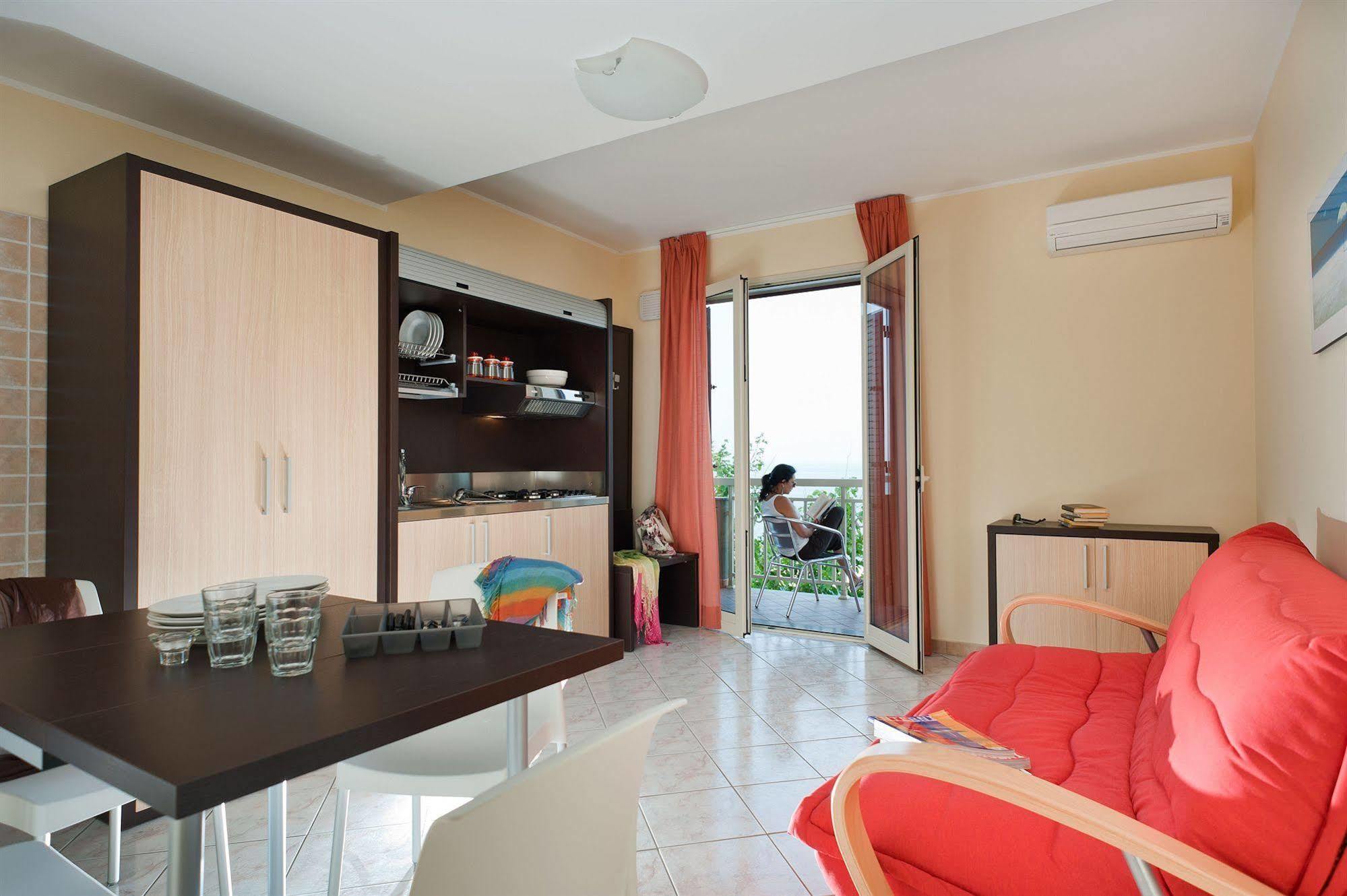 Casa Vacanze Samira Fondachello  Exteriör bild