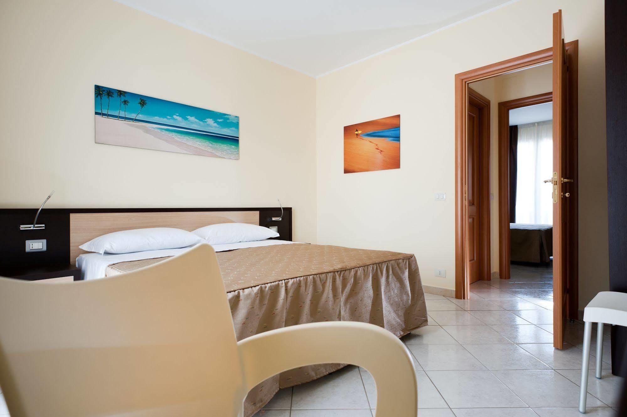 Casa Vacanze Samira Fondachello  Exteriör bild